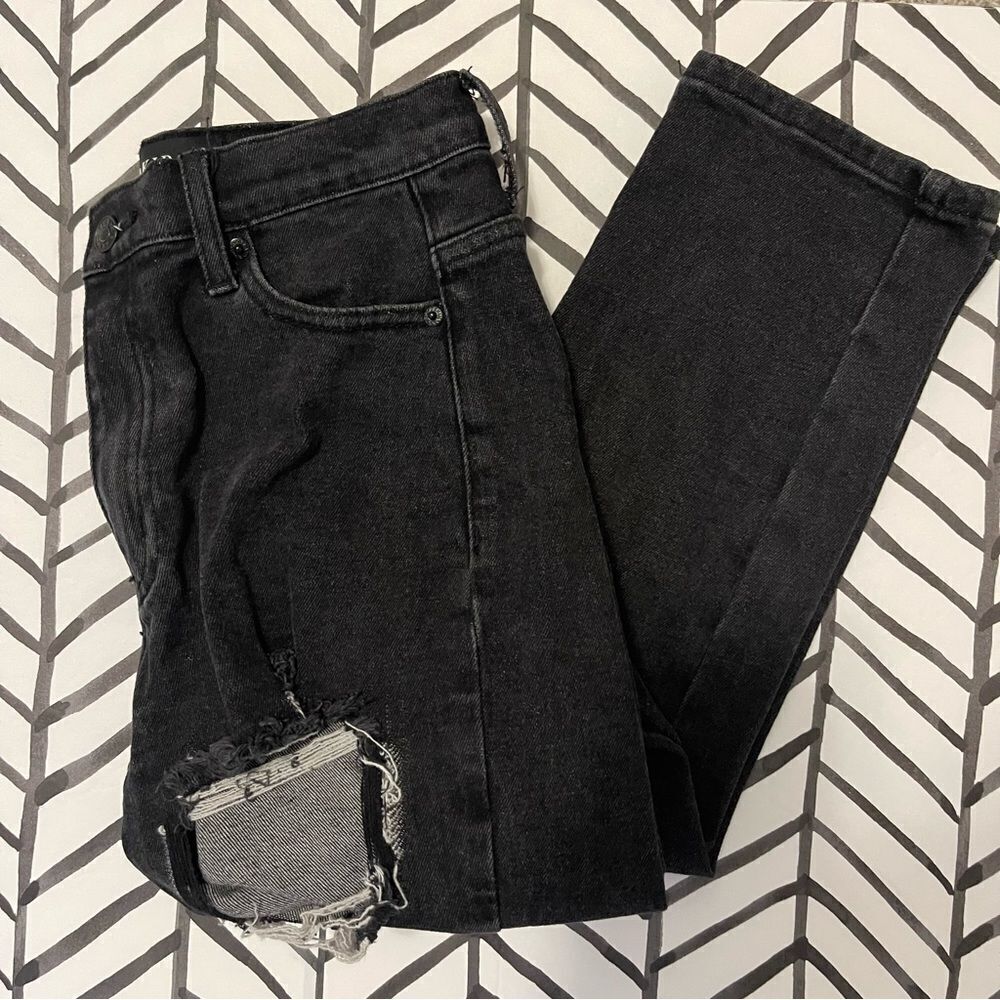 Akira Distressed Black Straight Leg Jeans Size 5 (W26)